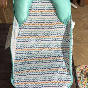 Bath tub for infant same day shipping sometimes
Excellent like new condition